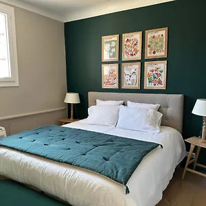 Appartement Cabadol - Aix Centre Historique - Tres Calme - 50m Cours Mirabeau, Aix-en-Provence